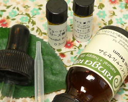 自然を感じる生薬ローズ美容液セット